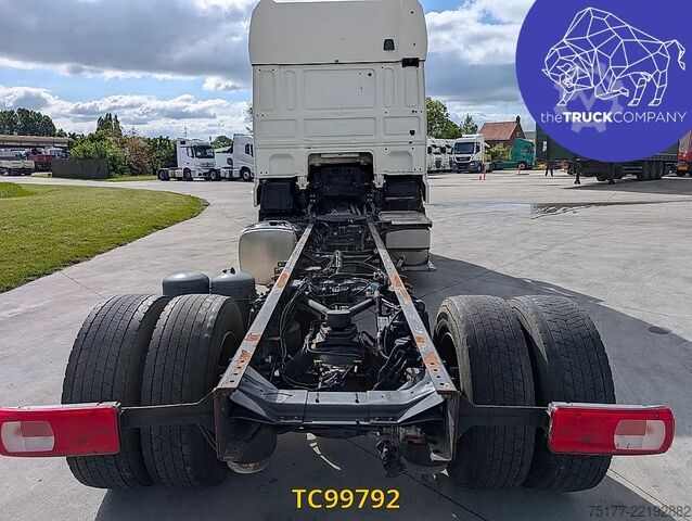 Chassis with cab DAF XF 440