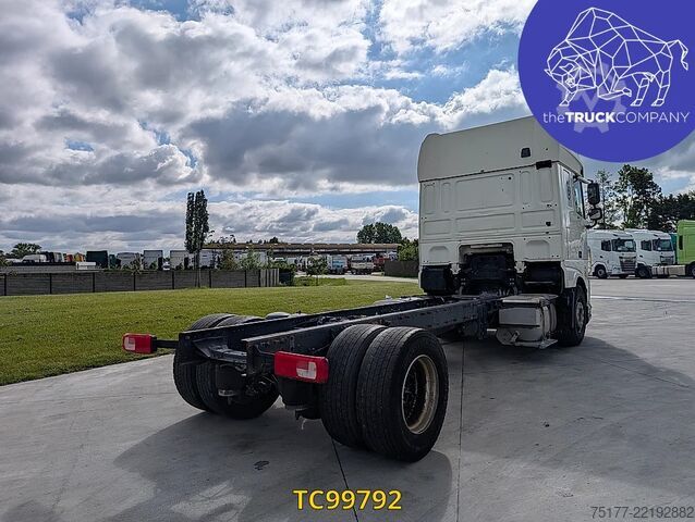 Chassis with cab DAF XF 440