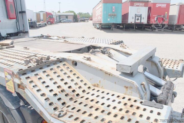 Lowbed semitrailer for transportation of construction machinery Recker semirimorchio culla vasca allungabile