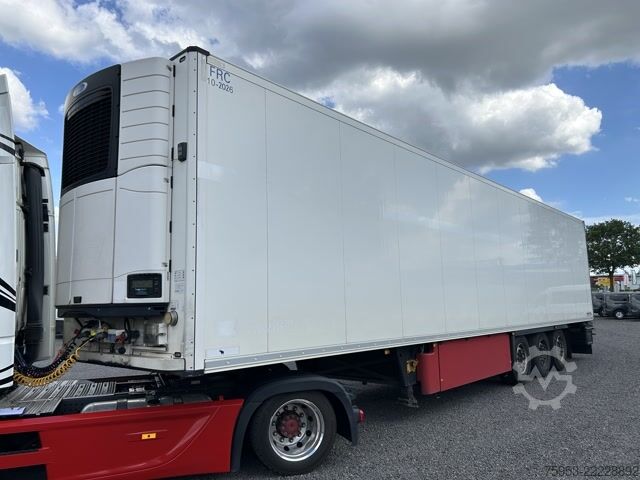 Reefer semitrailer Schmitz Cargobull SKO 24 Rohrbahn Carrier Vector 1950