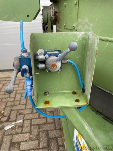 Vibrating finishing machine walter trowal CD 600