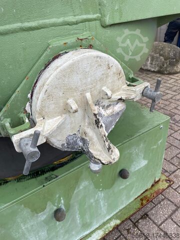 Vibrating finishing machine walter trowal CD 600