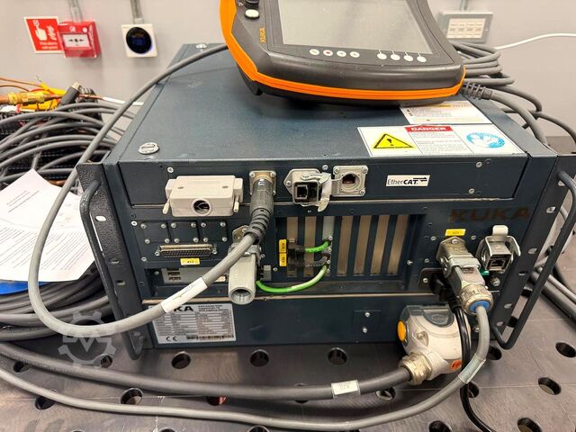 Industrial robot KUKA KR6 R7000