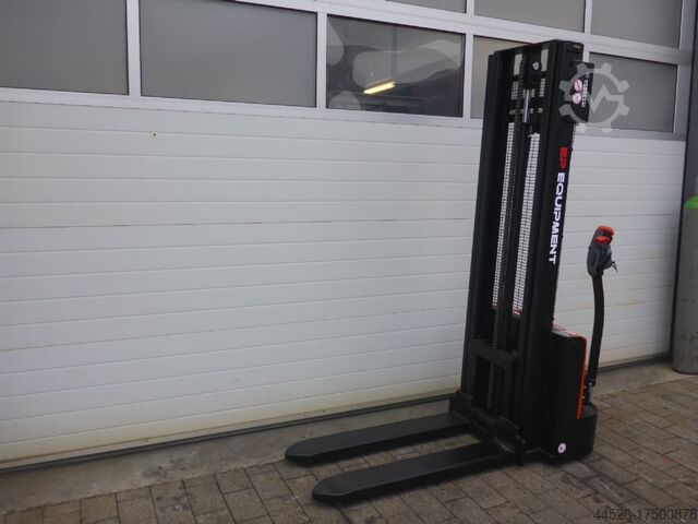 High Lift stacker EP EST122