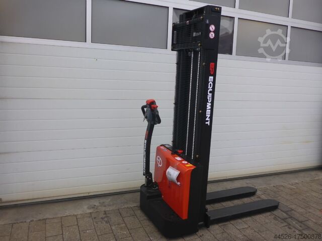 High Lift stacker EP EST122