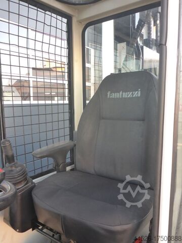 Sideloader Fantuzzi SF 40 U