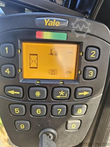 Electric 4-wheel forklift Yale ERP25VL