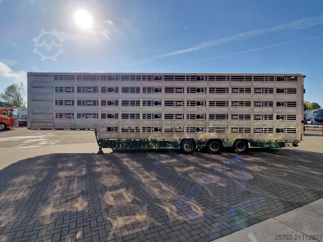 Viehtransport Pezzaioli 5 deck livestock trailer - Water & Ventilation ...