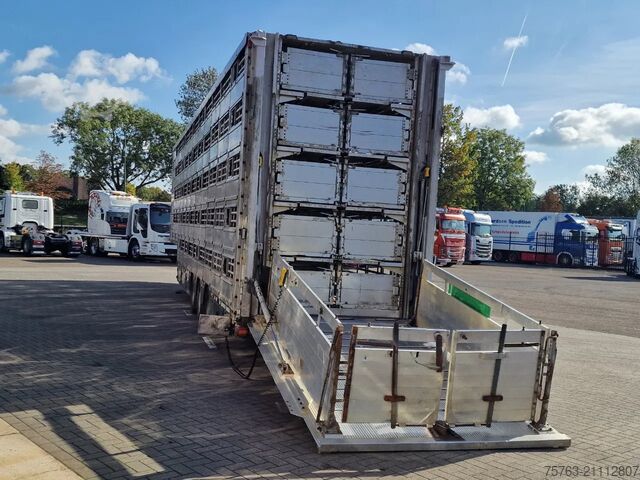 Viehtransport Pezzaioli 5 deck livestock trailer - Water & Ventilation ...