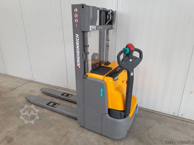 High Lift stacker Jungheinrich EJC216