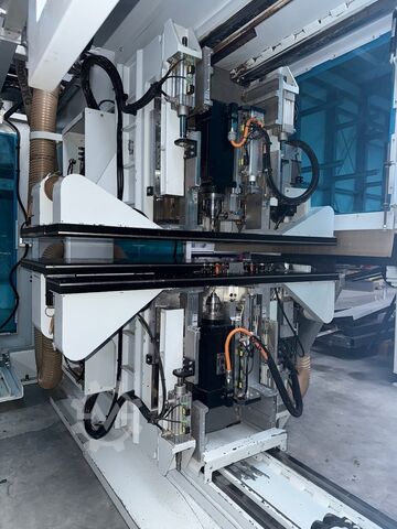 Bearbeitungszentrum mit Durchlauf Weeke Optimat BHX 500