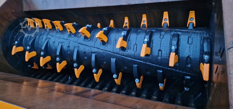 Mobile shredding plant Doppstadt Inventhor Type 9