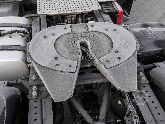 Standard tractor unit DAF XF 530 FT SPACE CAB + INTARDER + ADR AT FL EX