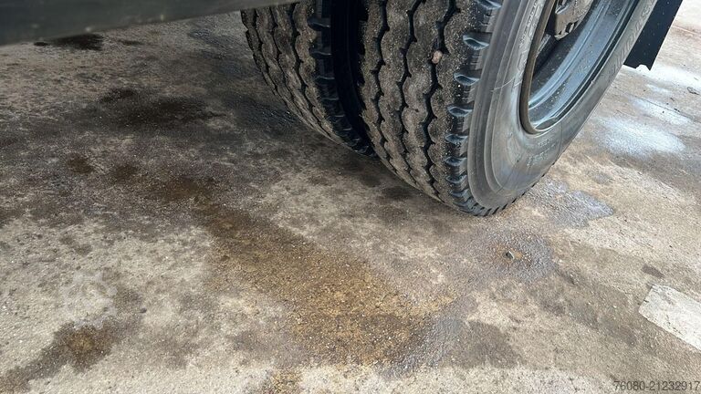 Plattformanhänger MAN 12.192 (MANUAL PUMP / 4X4 / POMPE MANUELLE / GR...