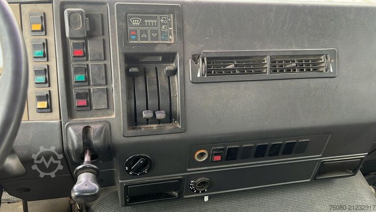 Plattformanhänger MAN 12.192 (MANUAL PUMP / 4X4 / POMPE MANUELLE / GR...