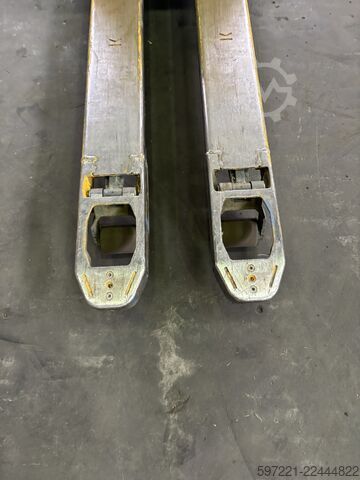Electric Pallet Trucks Jungheinrich ERE 225 Li-lon