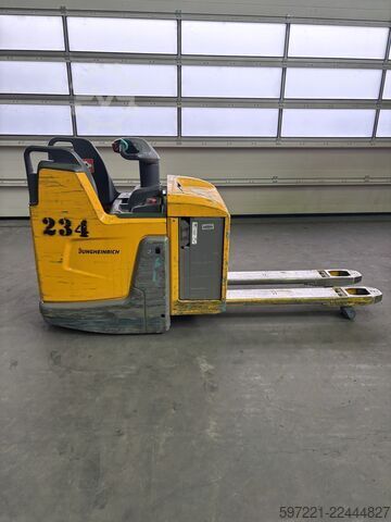 Electric Pallet Trucks Jungheinrich ERE 225 Li-lon