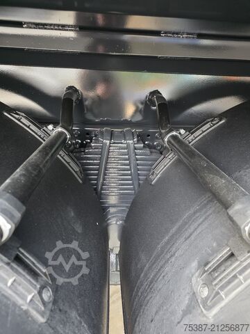 Kipper LKW IVECO 410T54