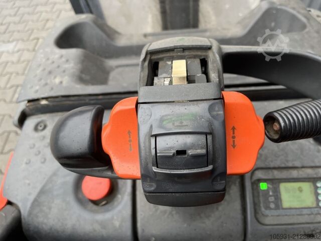 Fahrerstandstapler Linde D12SP