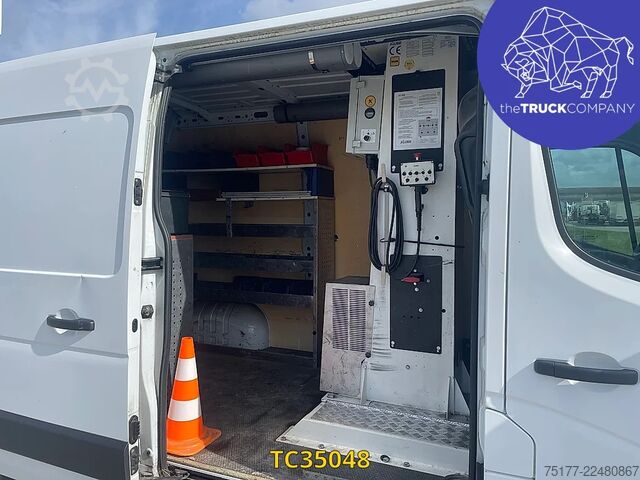 Lifting platform Renault Master