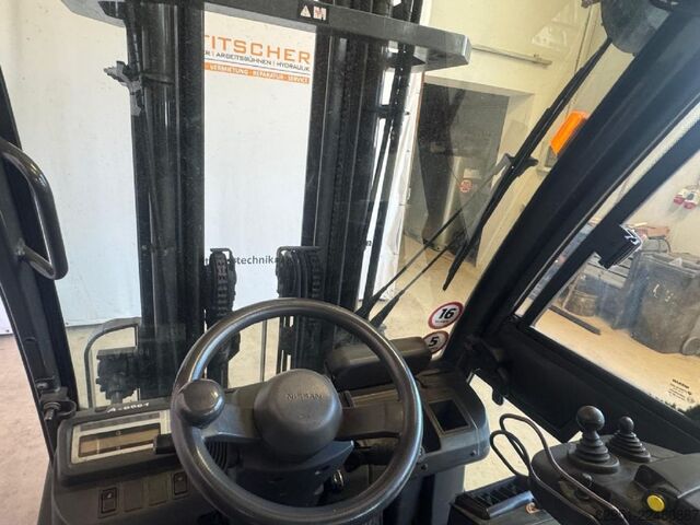 Diesel Forklift Nissan Y1D2A25Q