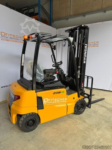 Electric 4-wheel forklift Hyundai 20B-9