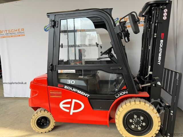 Electric 4-wheel forklift EP EFL 303