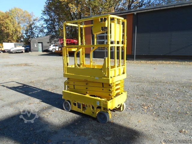 Work platform GENIE GS 1330, Leichtscherenarbeitsbühne Genie 5,9 m