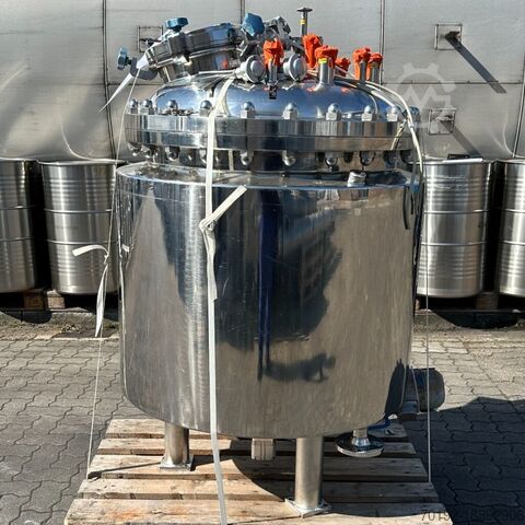 420 litre heatable/coolable pressure vessel made of V4A with insulating jacket  