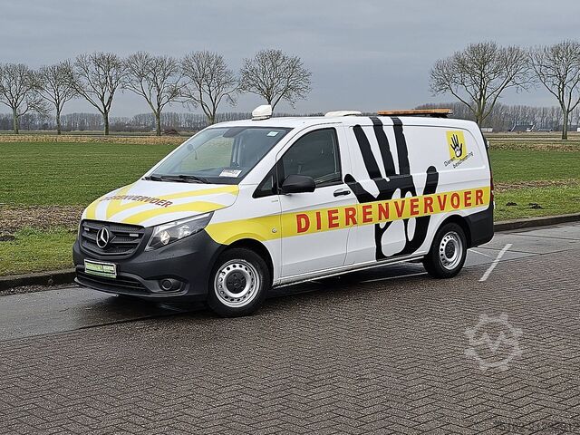Hochdachkombi MERCEDES-BENZ VITO 111 dierenvervoer