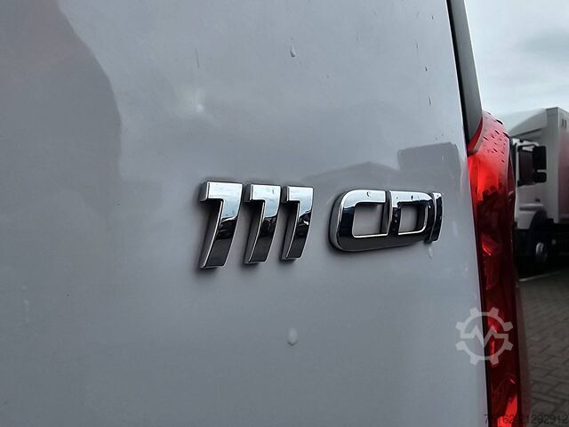 Hochdachkombi MERCEDES-BENZ VITO 111 dierenvervoer