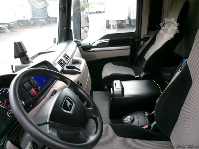 LKW mit Getränkeaufbau MAN 26.360 TGs*9 m SafeServer*2,5 to LBW*Lift/Lenk