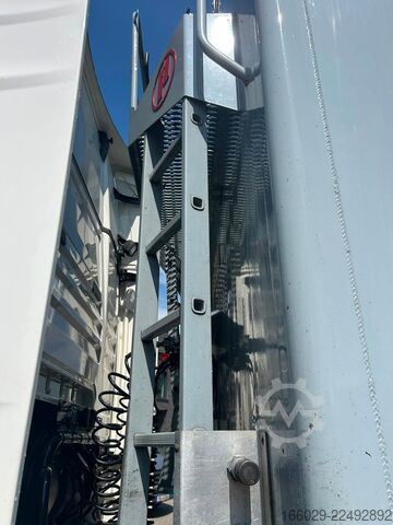 Auflieger mit Walkingfloor PEISCHL Schubboden 92m³