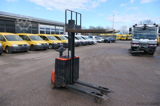 Manual stacker bt SWE 080L Batterie 12/2021
