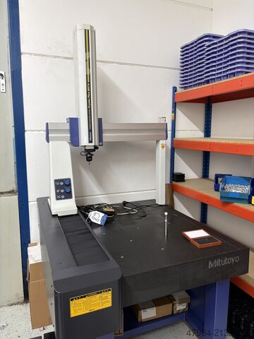 Koordinatenmessmaschine MITUTOYO CRYSTA-PLUS M 574