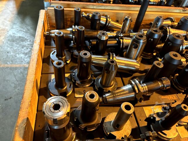 Large lot of SK 40 tool holders SK 40 Tool Holders