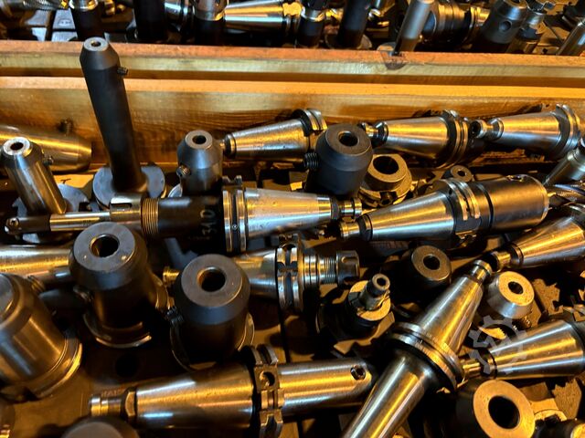 Large lot of SK 40 tool holders SK 40 Tool Holders