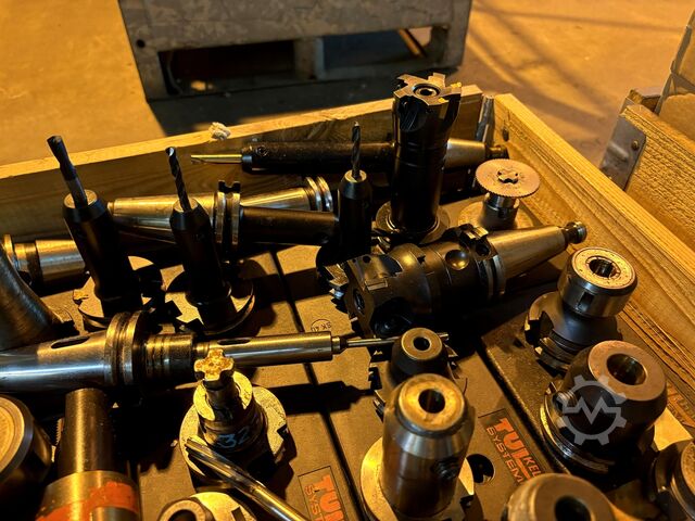 Large lot of SK 40 tool holders SK 40 Tool Holders