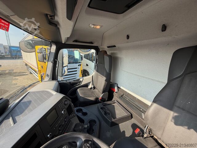 Refrigerated truck Mercedes-Benz Antos 1830