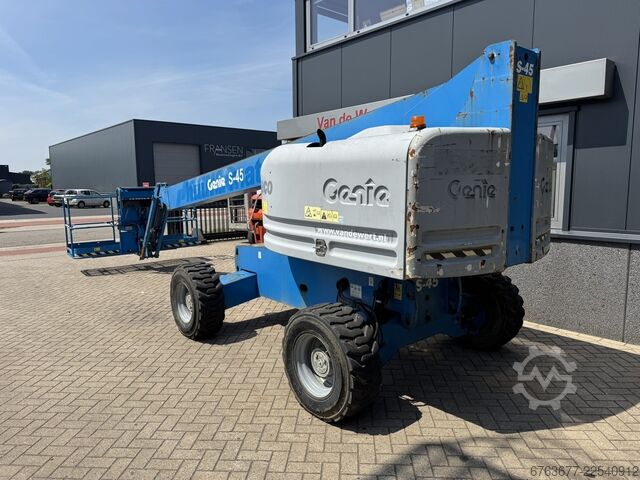 GENIE S-45 Teleskoparbeitsbühne / Gelenkteleskopbühne 4x4, DEUTZ DIESEL, 4925 Betriebsstunden, 15,7  GENIE GENIE S-45 Telescoop hoogwerker / boomlift  4x4 DEUTZ DIESEL 4925uur 15,7M Werkhoogte 2014