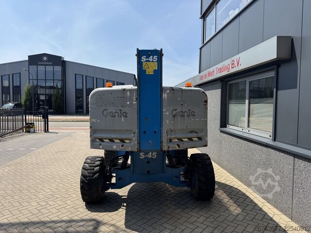 GENIE S-45 Teleskoparbeitsbühne / Gelenkteleskopbühne 4x4, DEUTZ DIESEL, 4925 Betriebsstunden, 15,7  GENIE GENIE S-45 Telescoop hoogwerker / boomlift  4x4 DEUTZ DIESEL 4925uur 15,7M Werkhoogte 2014