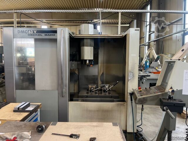 Vertikales Bearbeitungszentrum Deckel Maho DMC 63 V