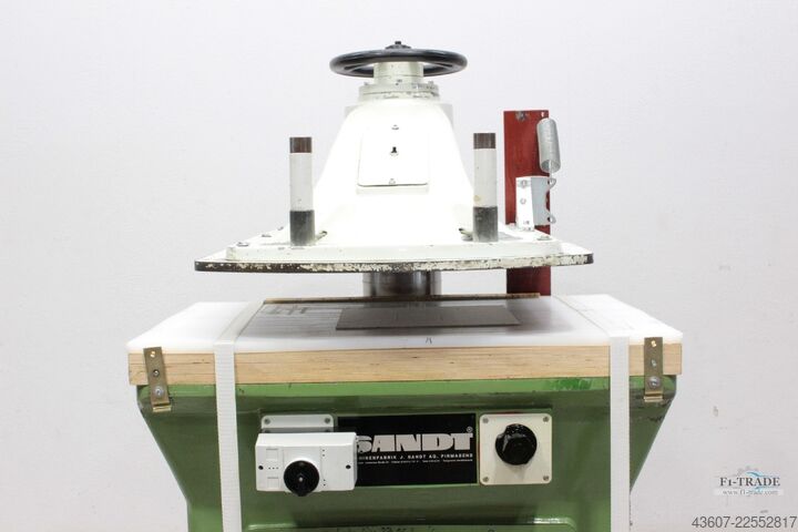Schwenkarmstanze / hydraulic Clicking Press SANDT Typ 410