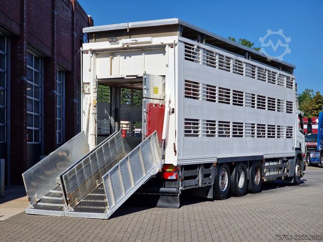 Viehtransport Scania P400 8x4*4 - 2/3 deck livestock Guiton 29.78M2 ...