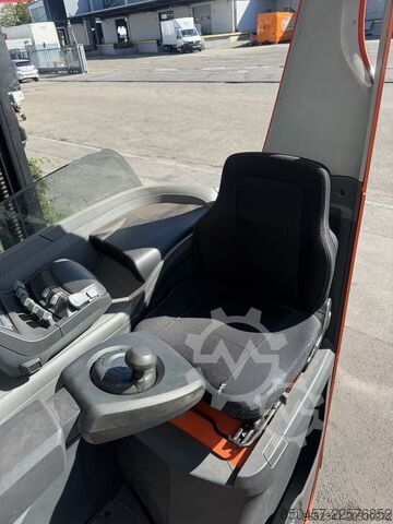 Reach Trucks Toyota Toyota RRE140H (Positioner)