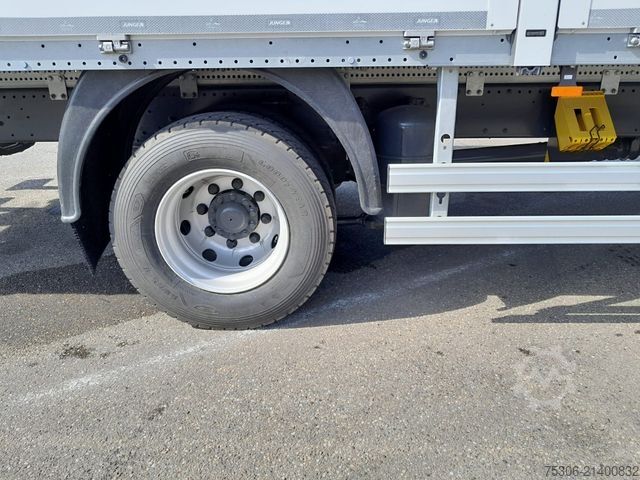 LKW mit Pritsche & Plane DAF FA XB 290 16t Junge Pritsche-Plane