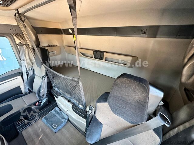 Holztransporter LKW MAN TGX 33.580 6x4 BL PAVIC Holz & TAJFUN 130ZK