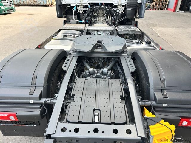 Standard SZM MERCEDES-BENZ Actros 1853 LS 4x2 BL Schubbodenhydraulik