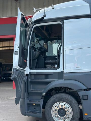 Standard SZM MERCEDES-BENZ Actros 1853 LS 4x2 BL Schubbodenhydraulik