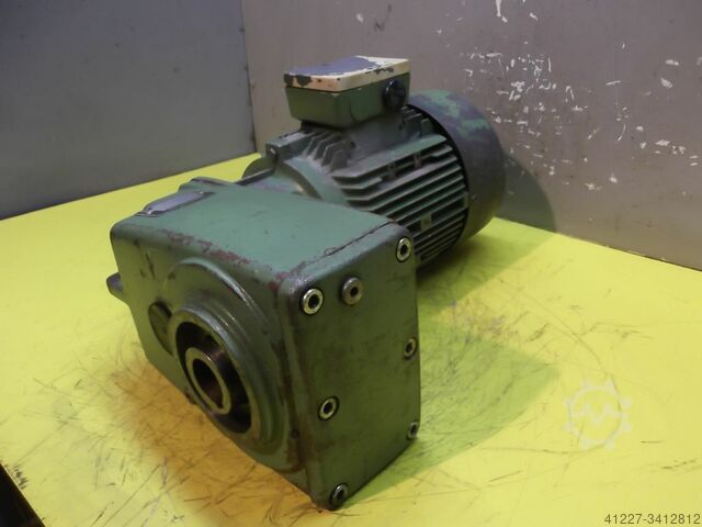 Gear motor 1.5 kW 120 rpm Nord SK1282A-90 L/4